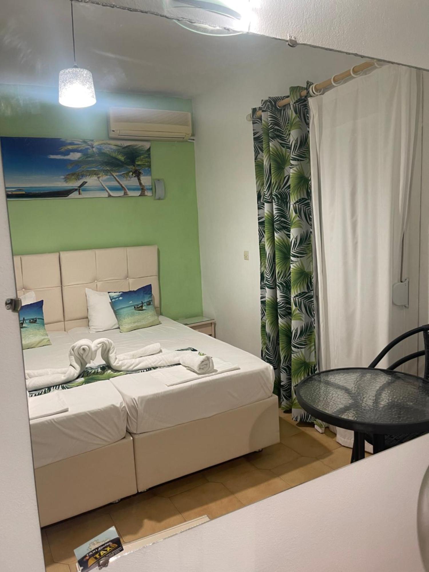 Hotel Pansion Katerina à Skála Eresoú Extérieur photo
